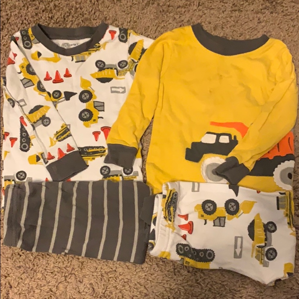 2 pairs of boys pajamas